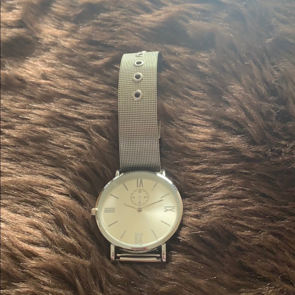 Silver watch - Picture 2 of 4